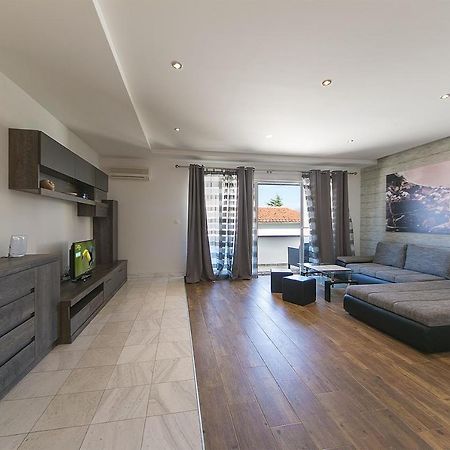 Apartments Sanja Baška Voda Eksteriør billede