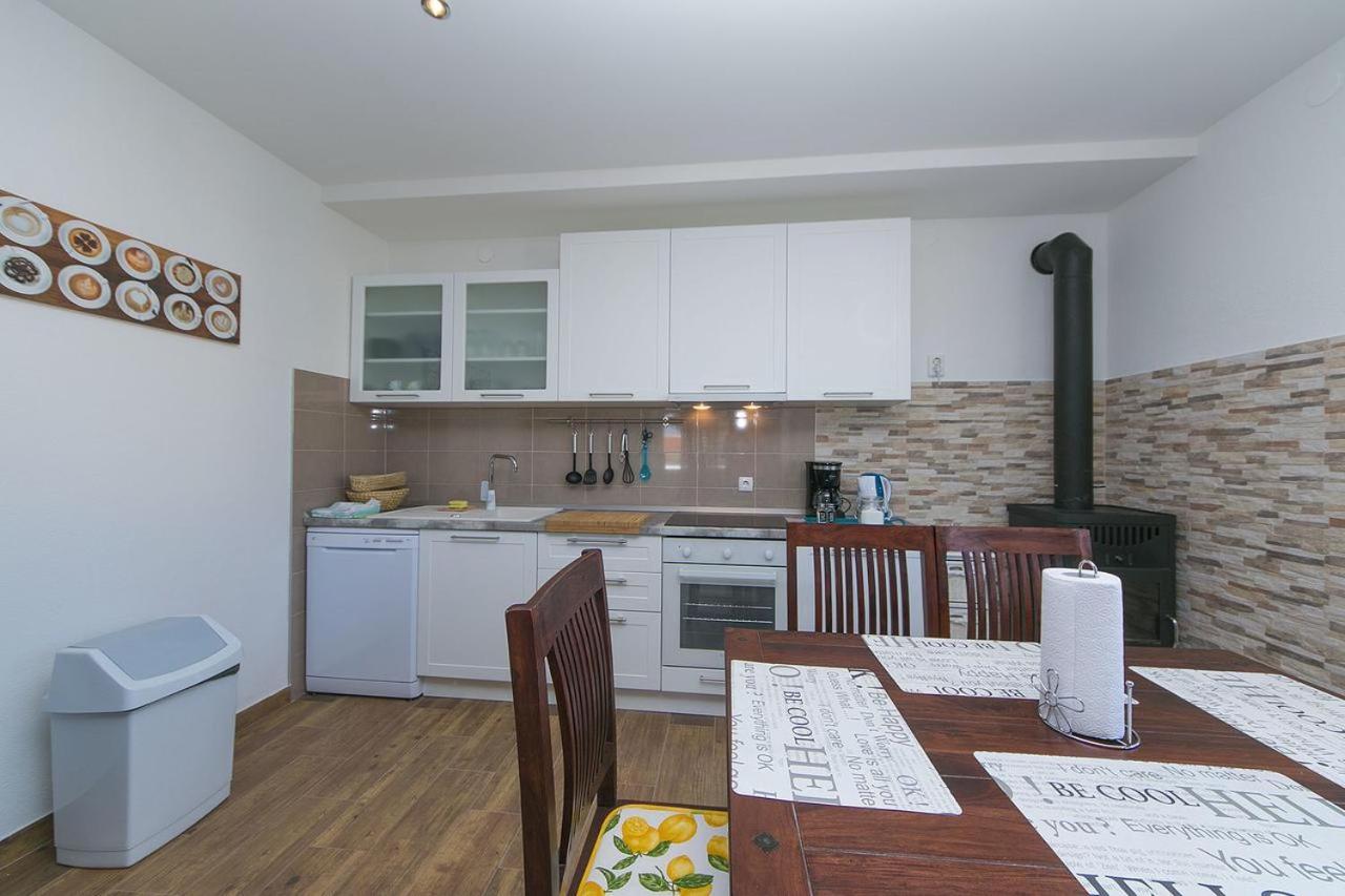 Apartments Sanja Baška Voda Eksteriør billede
