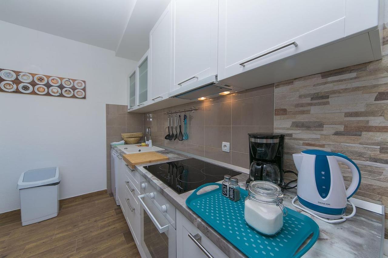 Apartments Sanja Baška Voda Eksteriør billede
