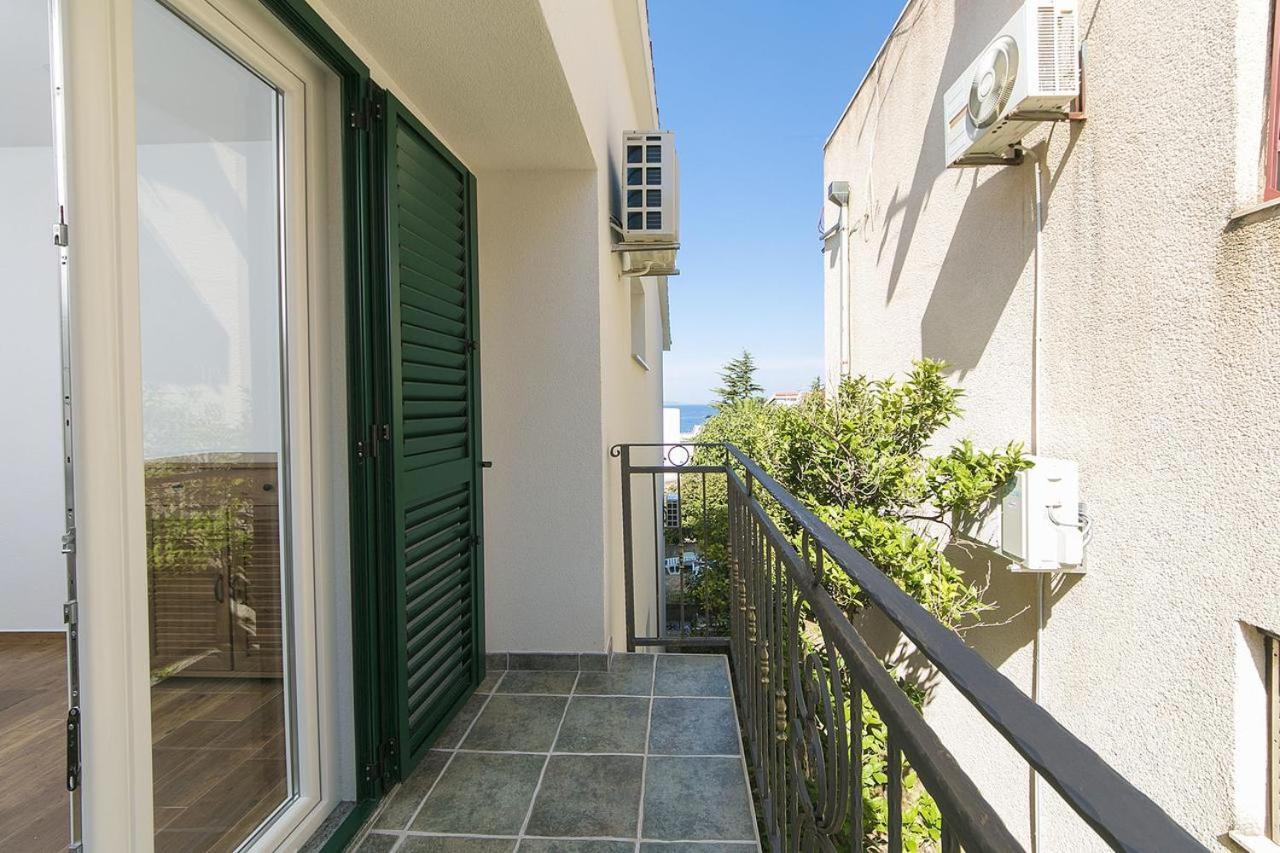 Apartments Sanja Baška Voda Eksteriør billede